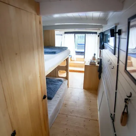Houseboat Mali Feriehus Slapy (Prague-West)